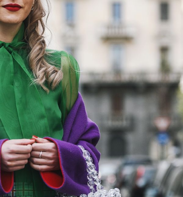 Bluze s mašnom vraćaju se u modu ovog proljeća