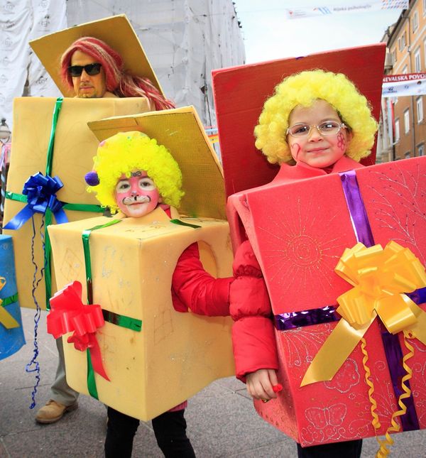 Dječja zamaskirana povorka