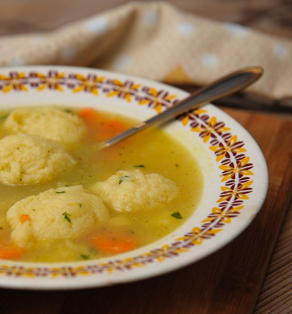 Knedle od griza mnogima su omiljeni dodatak za juhu