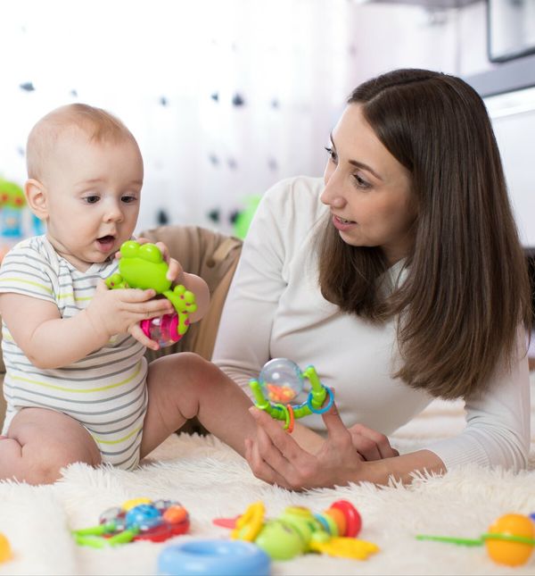 Prva godina bebina života puna je razvojnih miljokaza