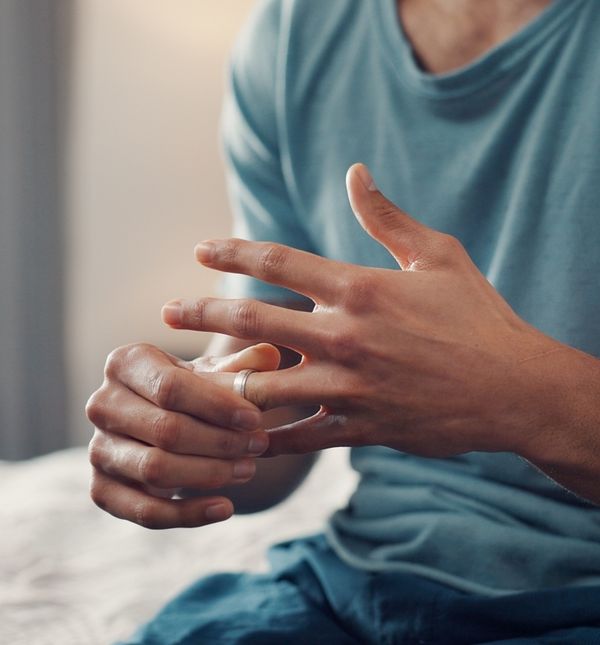 Sedam rečenica koje izgovara muškarac koji vara Sedam rečenica koje izgovara muškarac koji vara