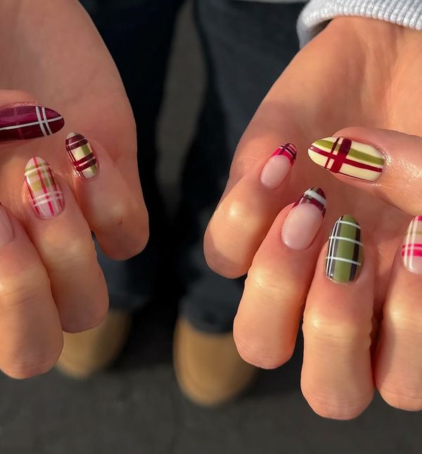 Omiljenom uzorku mjesto je i na noktima, imamo 12 fotografija koje to dokazuju Omiljenom uzorku mjesto je i na noktima, imamo 12 fotografija koje to dokazuju