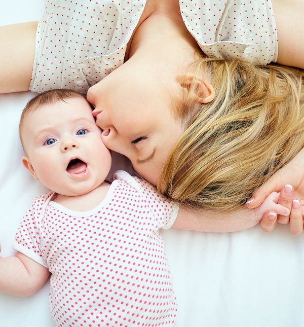 Svaki zagrljaj možete pretvoriti u 1 kn donacije za opremanje neonatoloških odjela