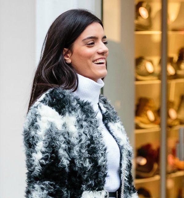 Mlada dama iz Zagreba s efektnom torbom