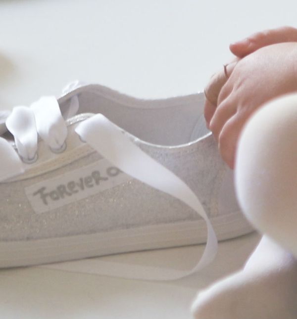 Svečane tenisice s detaljem od satena. (Foto: Shuz)