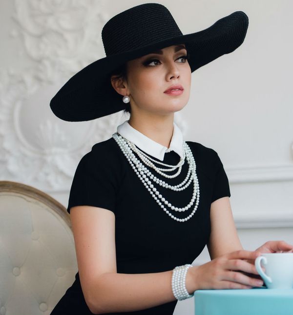 Kada ste u nedoumici, birajte crno. Odlučite se za jednostavnu crnu haljinu koja može ići uz bilo što. (Foto: Guliver/Thinkstock)