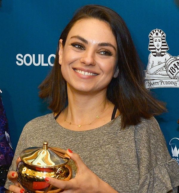 Mila Kunis na dodjeli nagrade društva Hasty Pudding Theatricals - 3