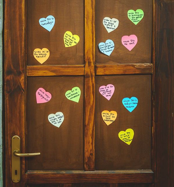 Srce s porukom na vratima dječje sobe