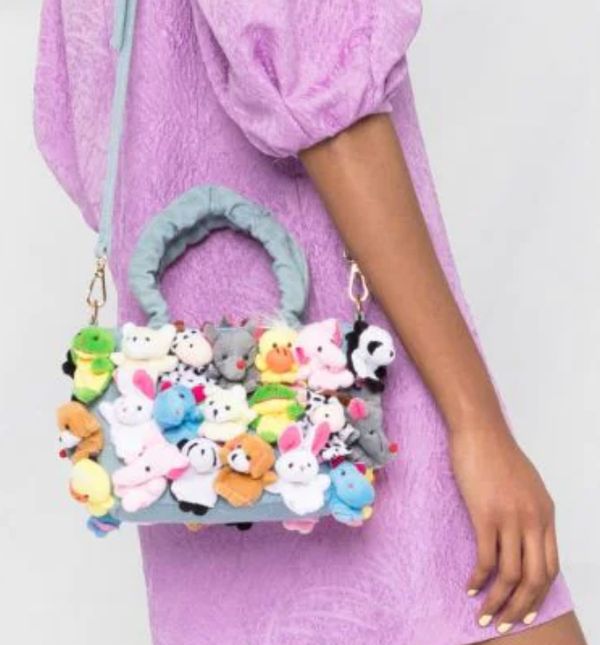 Torba s plišanim životinjama košta 261 euro