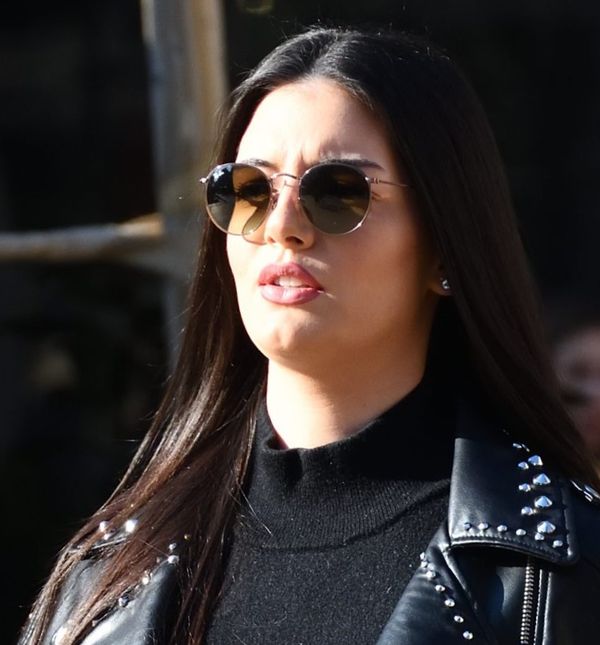 Tamnokosa ljepotica sa zagrebačke špice u trapericama sa štrasom