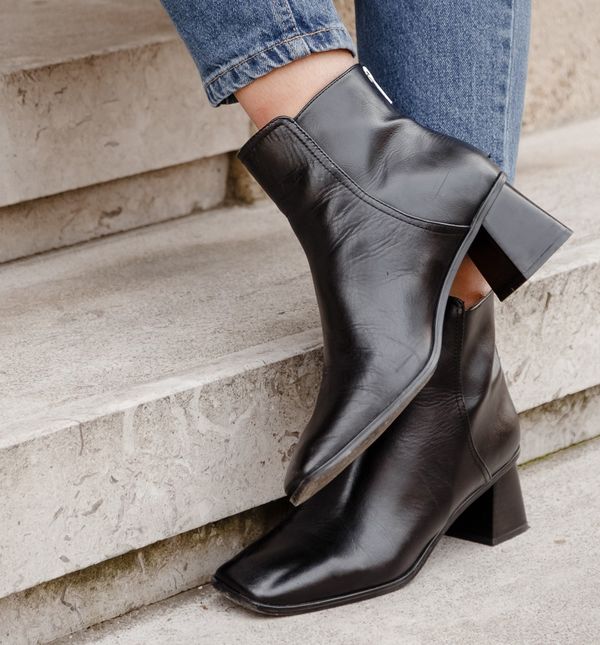 Crne gležnjače su modni klasik