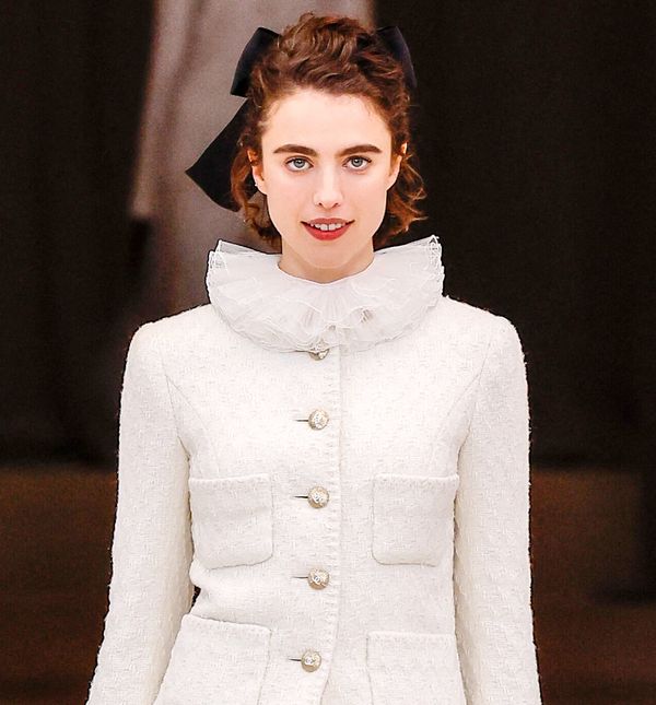 Margaret Qualley na reviji modne kuće Chanel