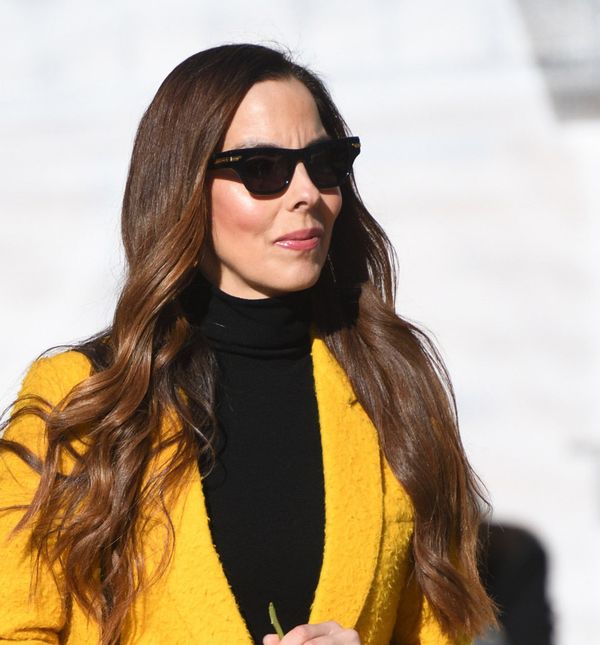 Olja Vori u žuto-crnom modnom izdanju na zagrebačkoj špici