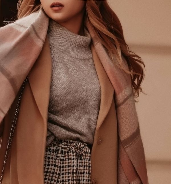 Kaput od vune poželjno je očistiti četkom za odjeću nakon svakog nošenja