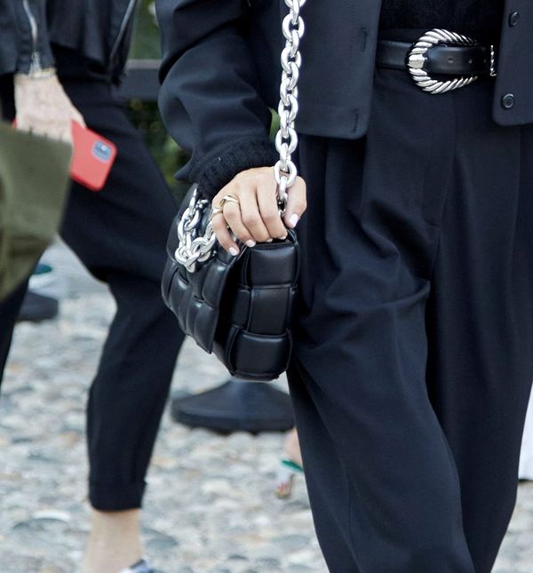 Crne hlače u zimskom izdanju