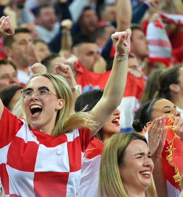 Navijačica na utakmici hrvatske rukometne reprezentacije