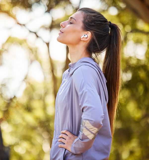 Uz hodanje možete ubaciti još nešto što volite raditi, naprimjer slušanje glazbe