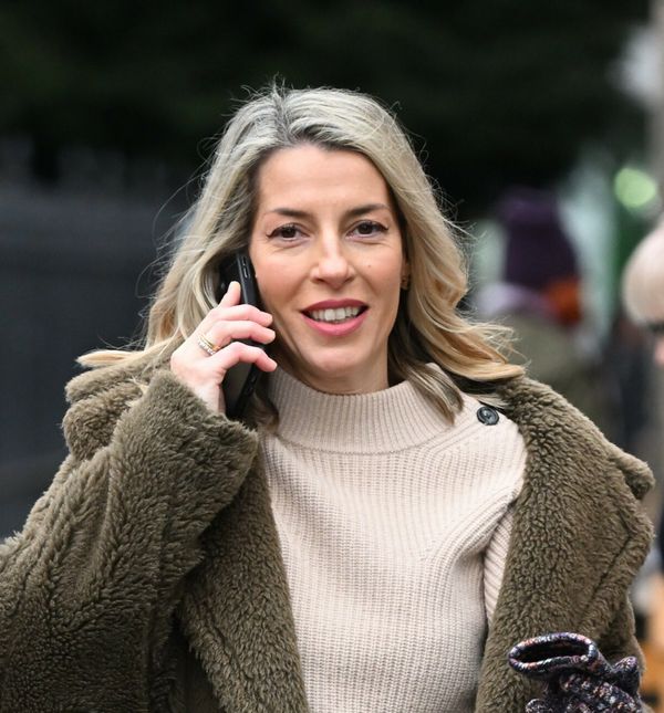 Zagrebačko izdanje u minici i čipkastim hulahopkama