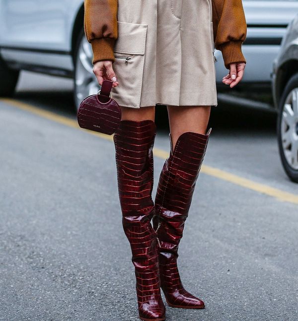 Čizme s krokodilskom teksturom