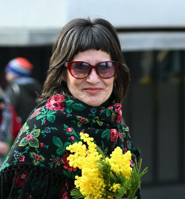 Dama iz Zagreba u zelenom statement kaputu