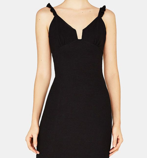 Mala crna haljina uvijek je dobra ideja