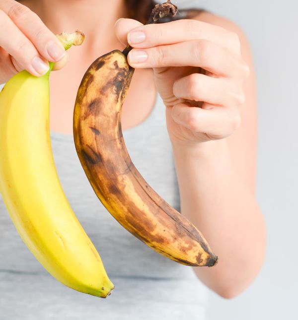 Kako banana postaje sve zrelija i počinje se osipati smeđim točkicama, u njoj se znatno povećava razina šećera