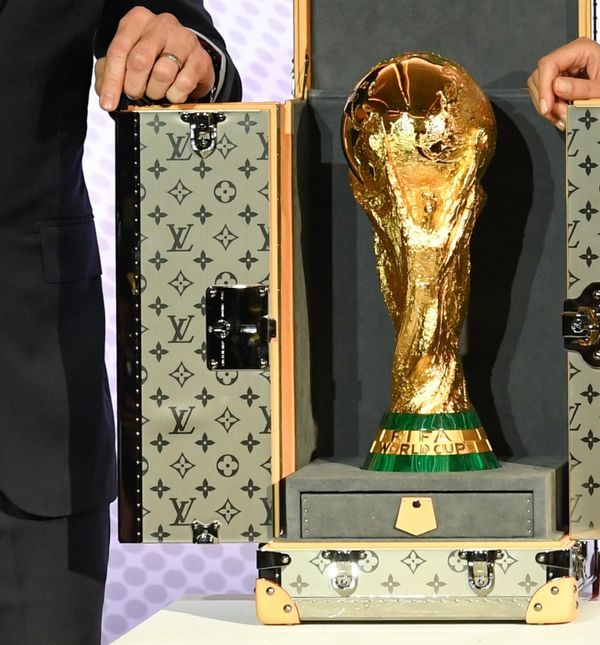 FIFA-in trofej u kovčegu modne kuće Louis Vuitton