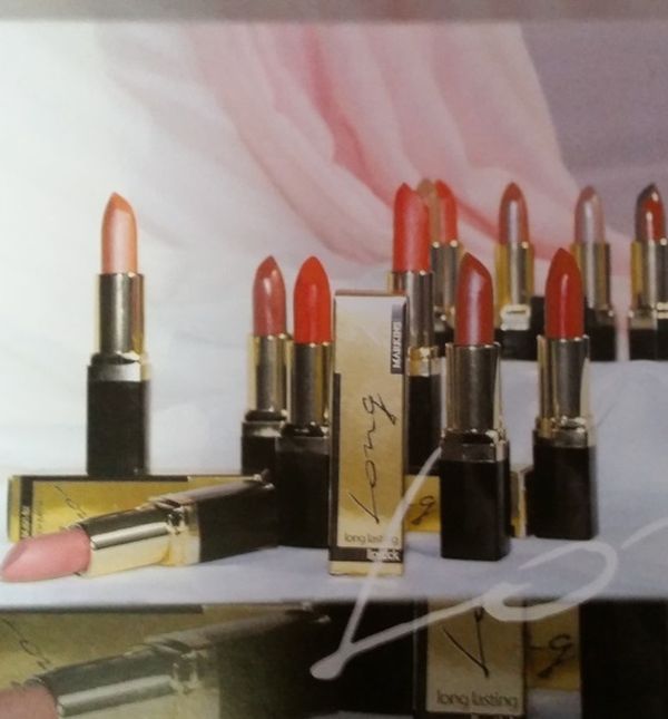 Osječka Saponia je u 80-ima proizvodila liniju dekorativne kometike 'Markins'