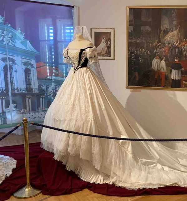 Izložba 'Modni ormar carice Sisi' bit će otvorena u Opatiji