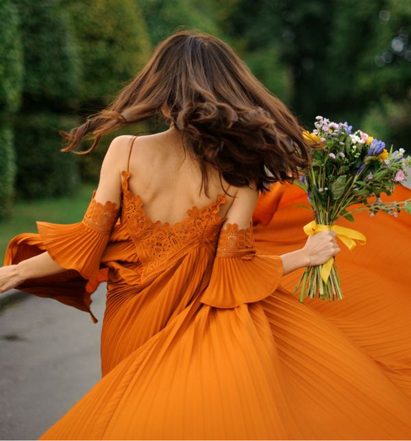 Ako ste gošća na ljetnom vjenčanju, sigurno želite lijepu, ali i udobnu haljinu