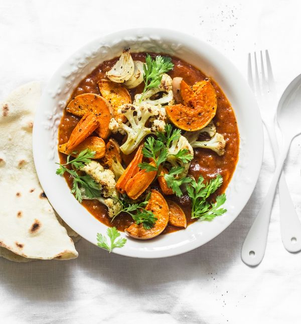 Jelo od slatkog krumpira, cvjetače, mrkve, luka i bundeve s curry umakom idealno je za 'zasitnu' dijetu