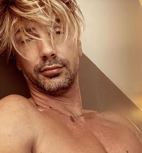 Popularni plesač na odmoru je na Tajlandu