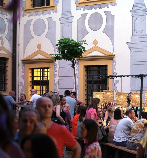 Dvorišta već tardicionalno okupljaju zaljubljenike u Zagreb i dobru zabavu