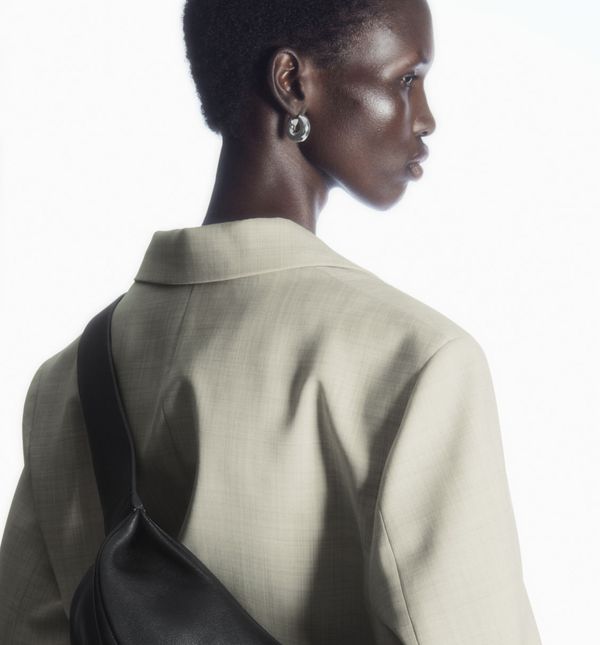 Popularna torba brenda COS