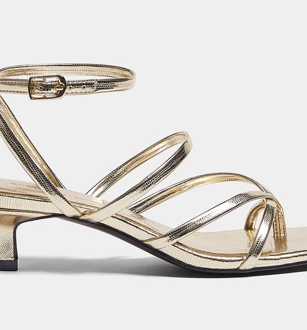 Sandale s umjerenom potpeticom - 15