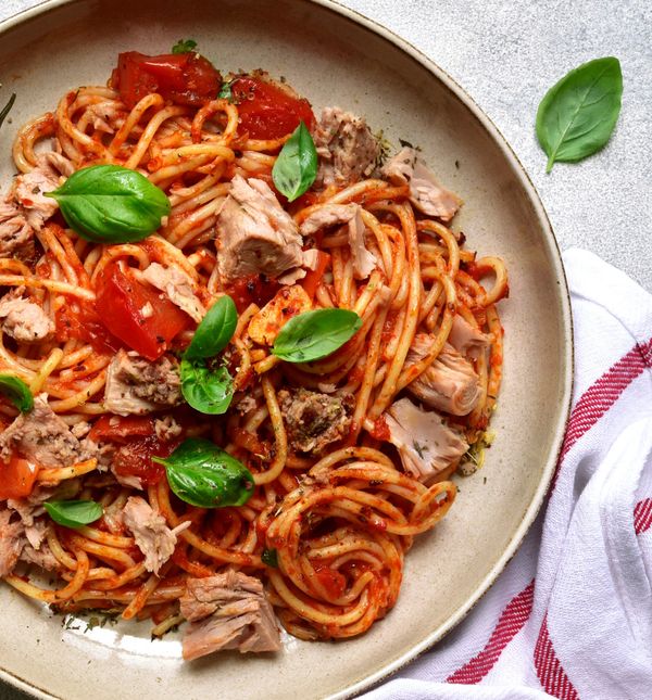 Tjestenina s rajčicom i tunom