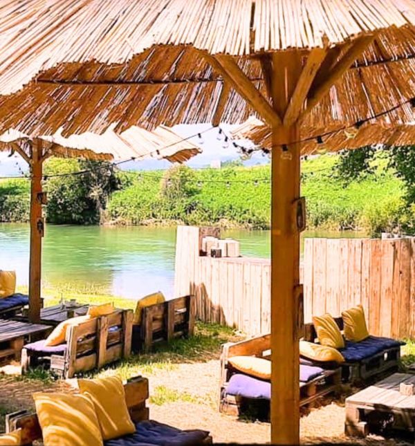 Beach Bar Tochka u Sloveniji savršeno je mjesto za izlet