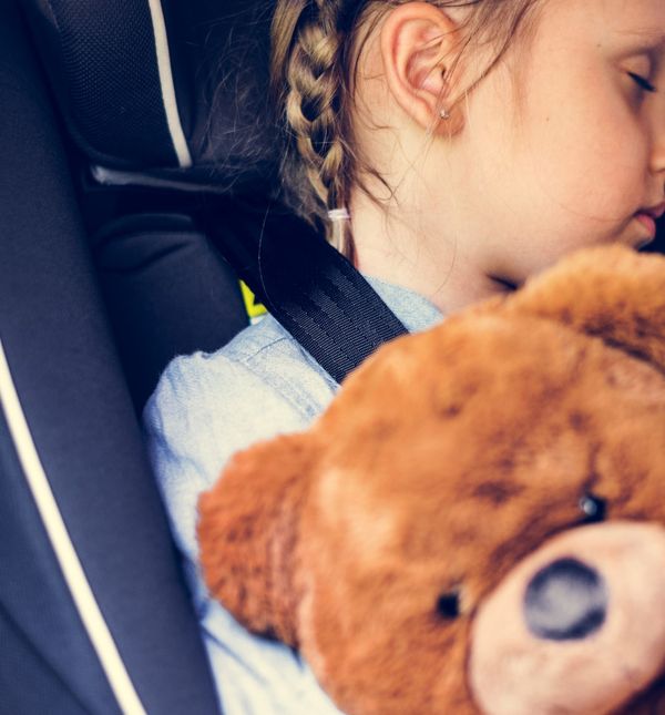 Dijete u autosjedalici