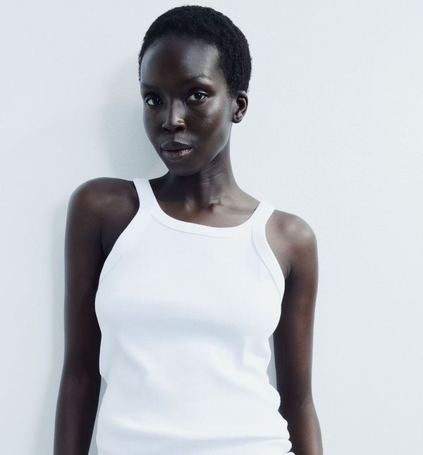 Bijeli top (H&M), 7,99 eura