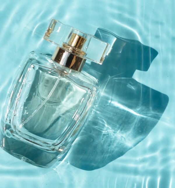 Ljetna bočica parfema