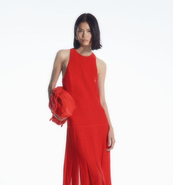 COS, 125 eura
