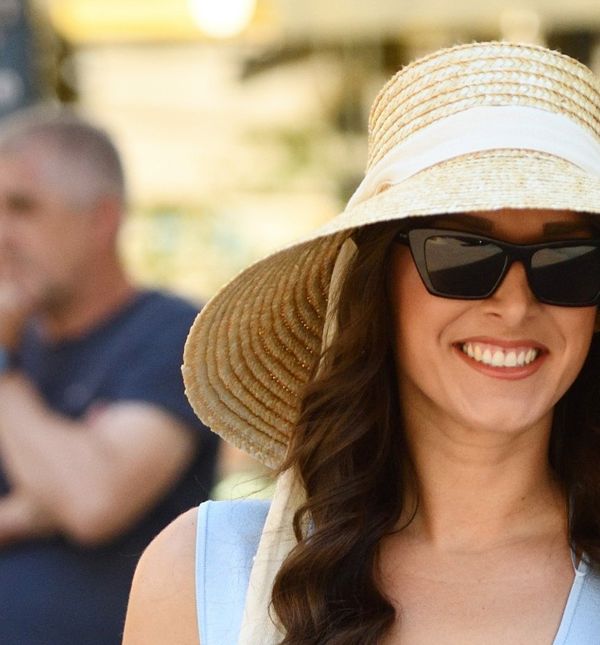 Ljepotica iz Zagreba u damskoj ljetnoj kombinaciji