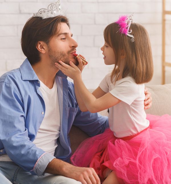 Tata vodenjak za svoju princezu organizirat će zabavne čajanke, ali isto tako biti joj oslonac i pružiti stabilan dom pun ljubavi