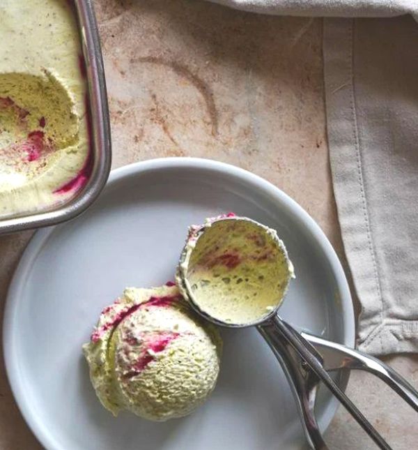 Sladoled od pistacije i maline