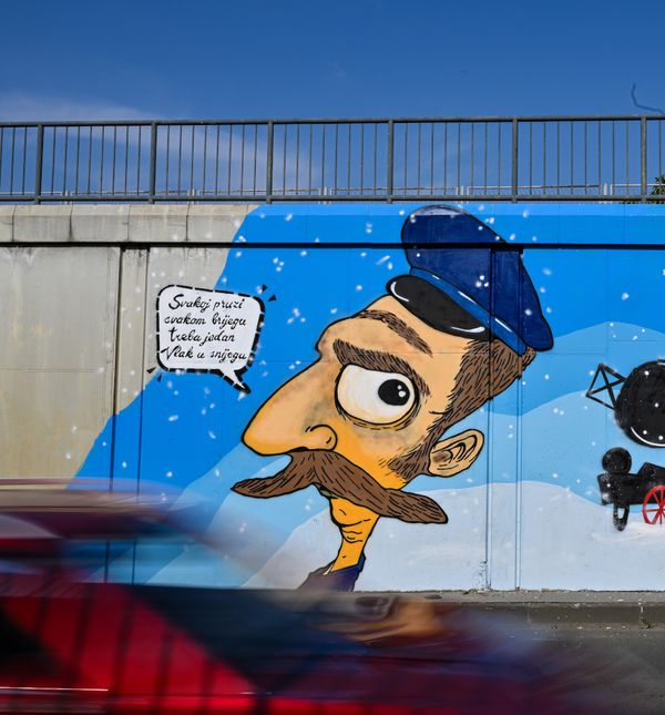 Povodom 50. obljetnice smrti Mate Lovraka ekipa umjetnika iz Grupe Zid oslikala je mural s motivom knjige Vlak u snijegu