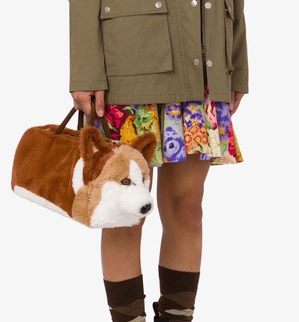 Corgi torbica košta 1395 eura