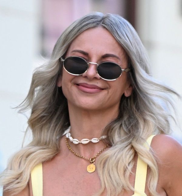 Street style izdanje ljepotice iz Zagreba u maslac žutoj nijansi