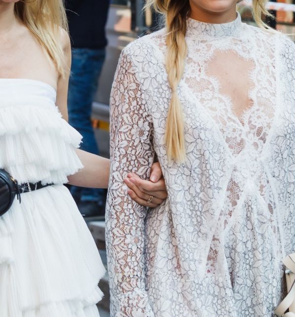 Bijele haljine hit su svakog ljeta, a najbolje ih je kupiti na sniženju