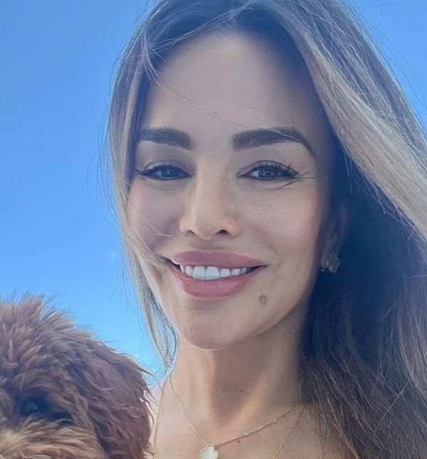 Severina uživa na Korčuli sa svojim psićem Mišom