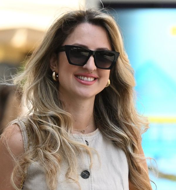 Dama iz Zagreba u mrežastim balerinkama